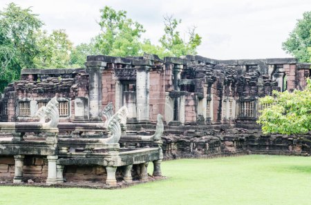 Téléchargez les photos : Travaux de construction anciens au parc historique de Phimai, Thaïlande. - en image libre de droit