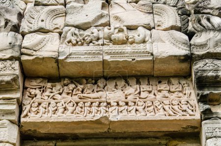Téléchargez les photos : Quelques détails de la sculpture d'art au parc historique de Phimai, Thaïlande. - en image libre de droit