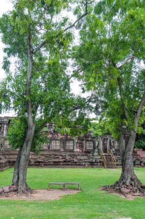Téléchargez les photos : Paysage du parc historique de Phimai, Thaïlande
. - en image libre de droit