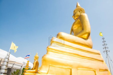 Téléchargez les photos : Statue de Luangpoo Sothon au temple Khaodin, Thaïlande - en image libre de droit