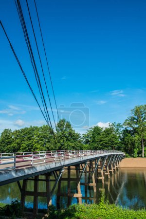 Foto de Puente de hormigón sobre el río Ping, Tailandia - Imagen libre de derechos