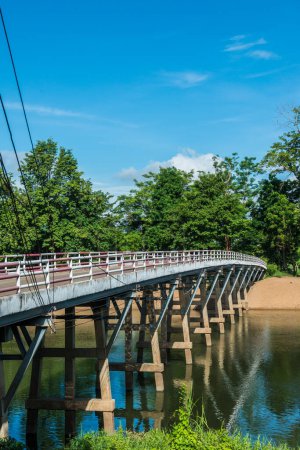 Foto de Puente de hormigón sobre el río Ping, Tailandia - Imagen libre de derechos