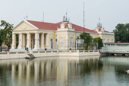Phra Thinang Warophat Phiman Building at Bang Pa-In Palace, Thaïlande.