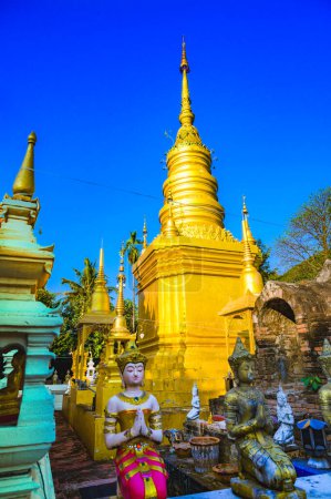 Wat Tawai, dieser Ort ist ein alter Tempel im Dorf Tawai im Bezirk Hang Dong der Provinz Chiang Mai, Thailand.