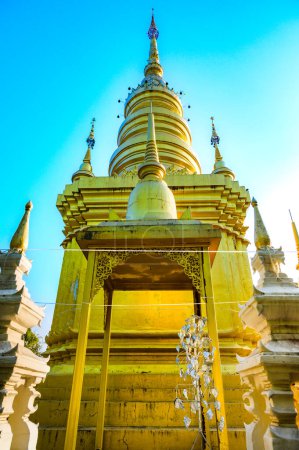 Wat Tawai, dieser Ort ist ein alter Tempel im Dorf Tawai im Bezirk Hang Dong der Provinz Chiang Mai, Thailand.