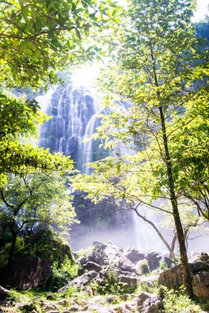 Klonglan-Wasserfall im Nationalpark, Thailand.