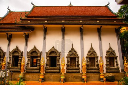 Kirche im thailändischen Stil im Phra That Pha Ngao Tempel, Thailand.