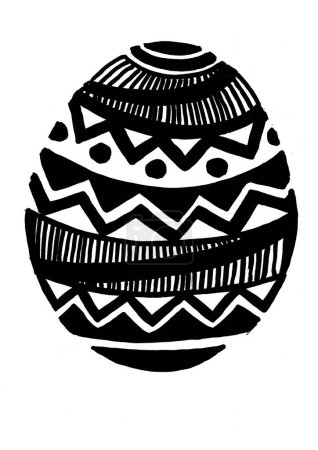 Foto de El huevo de Pascua está lleno de un ornamento geométrico negro. Aislado sobre fondo blanco. Líneas de diferente grosor. Zigzags, círculos, triángulos. Doodle.. - Imagen libre de derechos
