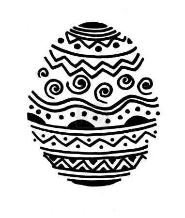 Foto de El óvalo está lleno de varios ornamentos. Líneas negras sobre fondo blanco. Huevo de Pascua. Decoración geométrica de líneas, zigzags, puntos, espirales, ondas. Símbolo de Pascua. Doodle.. - Imagen libre de derechos