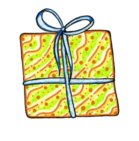 Geschenkbox isoliert auf weißem Hintergrund. Geknüpft mit einer Schleife in weiß-blauem Streifen. Mit Verbeugung. Das Geschenk hat orange, gelb, grün und weiß. Verschiedene Ornamente. Wellen, Kreise, Linien. Gekritzel