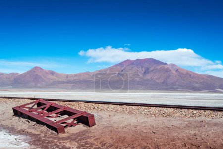 Téléchargez les photos : Salar de Chiguana dans l'altiplano bolivien. Photo de haute qualité - en image libre de droit