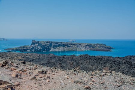Téléchargez les photos : Paysage volcanique de l'île de Santorin. Photo de haute qualité - en image libre de droit
