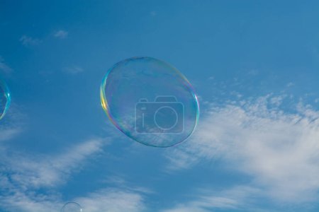 Foto de Burbujas de jabón en el cielo. Foto de alta calidad - Imagen libre de derechos
