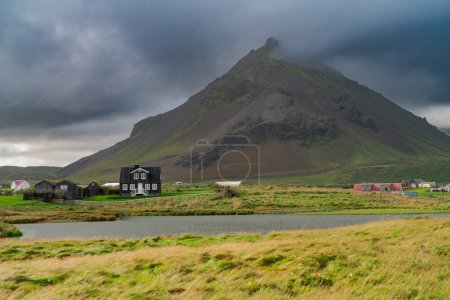 Téléchargez les photos : Paysage volcanique spectaculaire en Islande. Photo de haute qualité - en image libre de droit
