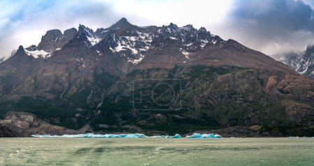 Foto de Glaciar gris en el Parque Nacional Torres del Paine, Patagonia chilena. Foto de alta calidad - Imagen libre de derechos