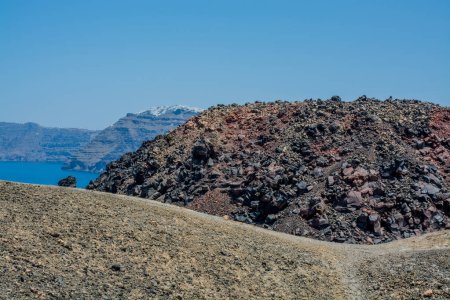 Foto de Paisaje volcánico de la isla de Santorini. Foto de alta calidad - Imagen libre de derechos