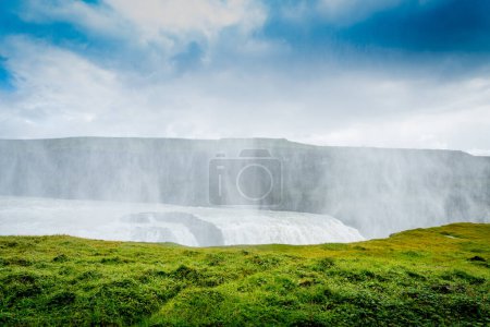 spektakulärer Gullfoss-Wasserfall in Island. Hochwertiges Foto