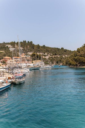 Téléchargez les photos : Cruise to Paxos and Antipaxos islands. - en image libre de droit