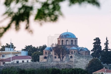 Foto de Iglesia de Panagia Theotokos Kosmosoteira monasterio bizantino en Feres Evros Tracia Grecia. - Imagen libre de derechos