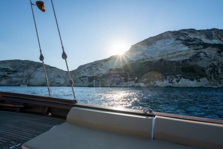 Téléchargez les photos : Sardaigne, Cagliari, panorama de la selle du diable sur un bateau - en image libre de droit