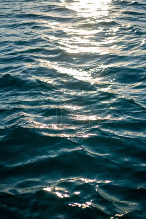 Téléchargez les photos : Sardinia, Cagliari, texture aqua of Poetto's sea - en image libre de droit