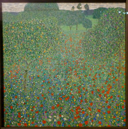 Téléchargez les photos : Poppy Field (Bluhender Mohn) painting by Gustav Klimt - en image libre de droit
