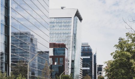 Téléchargez les photos : Santiago, architecture des bâtiments financiers - en image libre de droit
