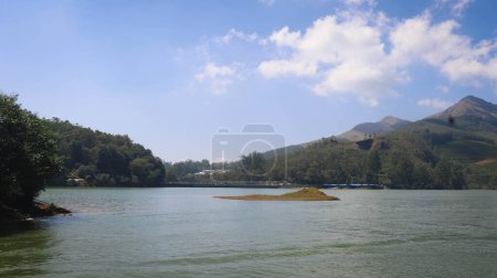 Foto de Hermoso lago Kundala, Munnar, Kerala, India - Imagen libre de derechos