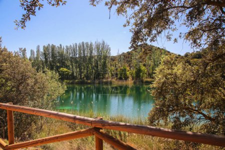 Téléchargez les photos : Castilla la Mancha - Albacete y Ciudad Real - Parque natural de las Lagunas de Ruidera, paisajes y entorno natural - en image libre de droit