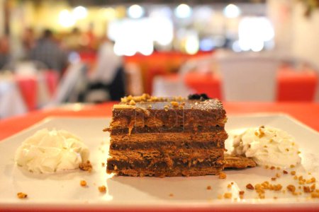Foto de Racion de tarta de la abuela: chocolate y galletas - Imagen libre de derechos