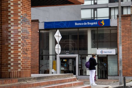 Téléchargez les photos : Bogota, Colombie - 21 octobre 2023. Façade de la banque Banco de Bogota à Bogota. Concept de finances - en image libre de droit
