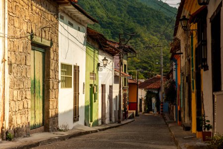 Schöne antike Straßen der Heritage Town von Honda im Departement Tolima in Kolumbien