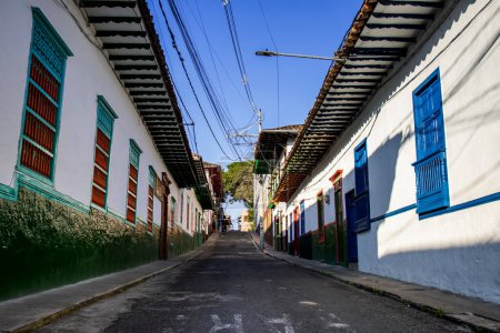 Belles rues au centre historique de la ville patrimoniale de Salamina située dans le département de Caldas en Colombie.