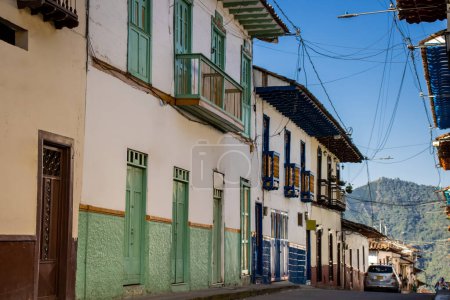 Schöne Straßen in der historischen Innenstadt der historischen Stadt Salamina im Département Caldas in Kolumbien.