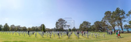 Téléchargez les photos : Des croix blanches symbolisant chacune la mort d'un soldat américain. - en image libre de droit