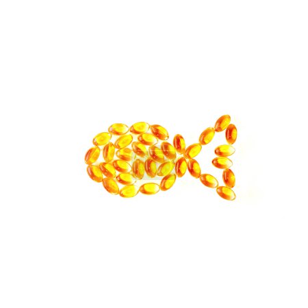 Téléchargez les photos : Fish capsules of cod liver oil isolated - en image libre de droit
