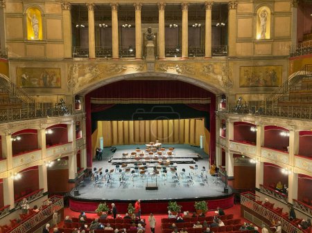 Foto de Italia, Palermo - 13 de abril de 2024: auditorio del Teatro Massimo - Imagen libre de derechos