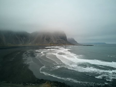 Foto de Montaña Vestrahorn y Stokksnes, Islandia. Foto de alta calidad - Imagen libre de derechos