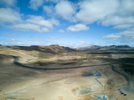 Foto de Myvatn, Islandia. Vista aérea de las aguas termales en Hverir. Foto de alta calidad - Imagen libre de derechos