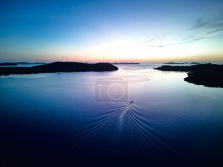 Foto de Drone vista de las islas en Coron con hermosa puesta de sol. Palawan. Filipinas. Foto de alta calidad - Imagen libre de derechos