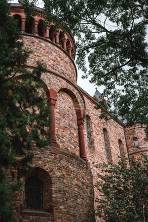 Foto de Abadía de Eibingen (en alemán: Abtei St. Hildegard) es una comunidad de monjas benedictinas en Eibingen cerca de Rdesheim en Hesse, Alemania. - Imagen libre de derechos
