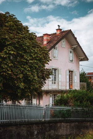 Téléchargez les photos : Belles maisons à Genève, Suisse - en image libre de droit