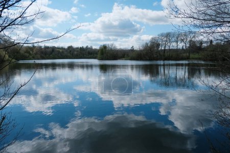 Téléchargez les photos : Belle vue sur le lac - en image libre de droit