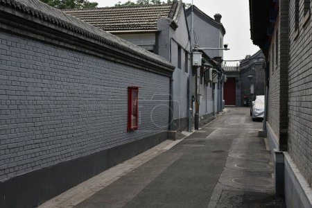 Téléchargez les photos : Une rue avec des maisons en pierre dans le village - en image libre de droit