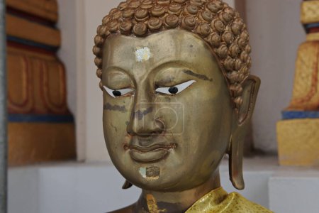 Foto de Vista de una antigua estatua de Buda - Imagen libre de derechos