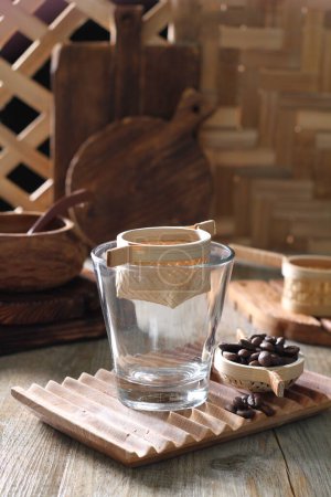 Foto de Taza de café y té sobre mesa de madera - Imagen libre de derechos