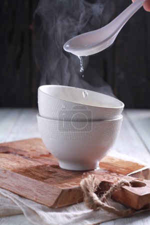 Téléchargez les photos : Hot water to make coffee or tea - en image libre de droit