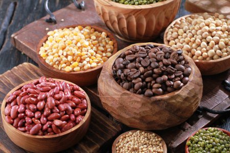 Foto de Some types of seeds from nuts that are commonly consumed by Asians - Imagen libre de derechos