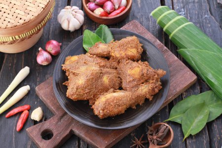 Téléchargez les photos : Rendang est traditionnel de la nourriture indonésienne - en image libre de droit