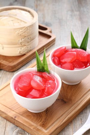 Téléchargez les photos : Kaling kolang rouge confit avec un goût aigre-doux frais - en image libre de droit